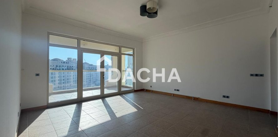 Квартира с 2 спальнями в Shoreline Apartments, ОАЭ №168878