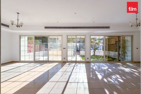 4 bedrooms Villa in Umm Suqeim, UAE No. 134122 3