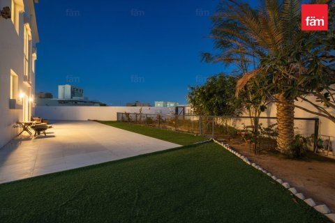5 bedrooms Villa in Al Barsha, UAE No. 137206 18