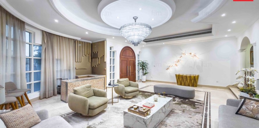 5 bedrooms Villa in Al Barsha, UAE No. 137206