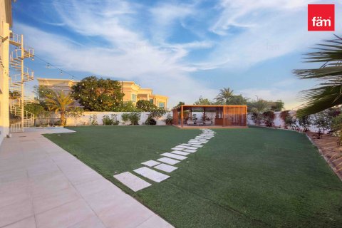 5 bedrooms Villa in Al Barsha, UAE No. 137206 4