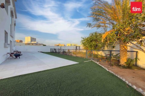 5 bedrooms Villa in Al Barsha, UAE No. 137206 22