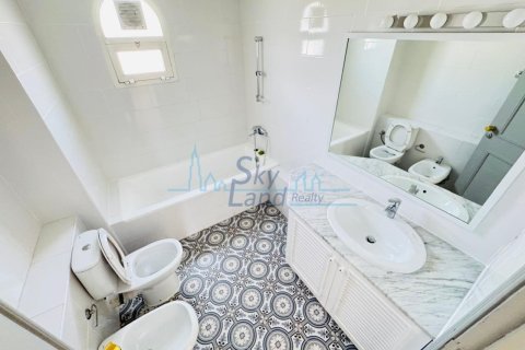 4 غرف نوم فيلا  رقم 106143 11