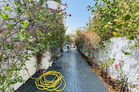 4 غرف نوم فيلا  رقم 106143 3