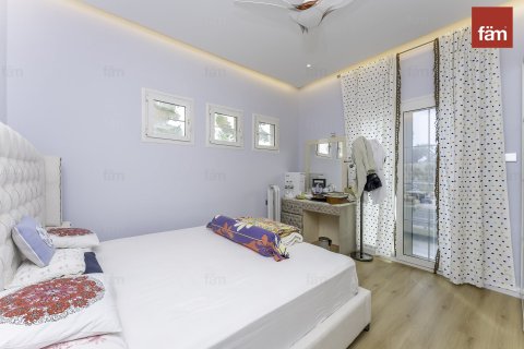Villa de 4 dormitorios en Dubai, UAE No. 103338 5
