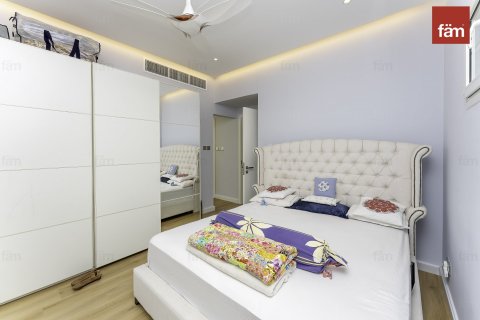 Villa de 4 dormitorios en Dubai, UAE No. 103338 19