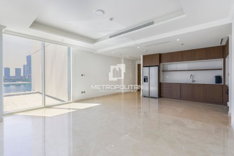 Apartment de 2 dormitorios en EMAAR Beachfront, UAE No. 62252 3