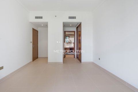 Apartment de 2 dormitorios en EMAAR Beachfront, UAE No. 62252 11