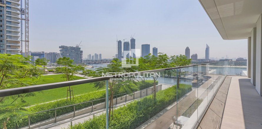 Apartment de 2 dormitorios en EMAAR Beachfront, UAE No. 62252