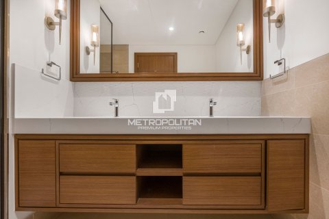 Apartment de 2 dormitorios en EMAAR Beachfront, UAE No. 62252 18