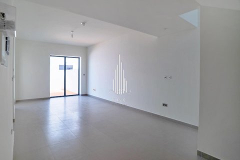 Villa de 4 dormitorios en  Yas Island, UAE No. 35485 7
