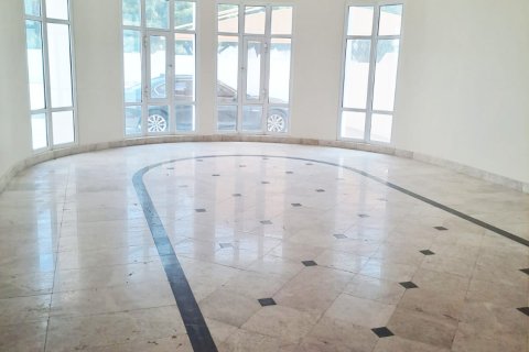 5 bedrooms Villa in Muscat, Oman No. 54870 4