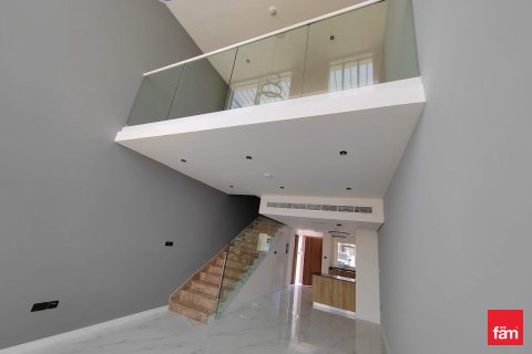 2 bedrooms Villa in Dubai, UAE No. 142703