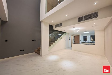 2 bedrooms Villa in Dubai, UAE No. 142703 3