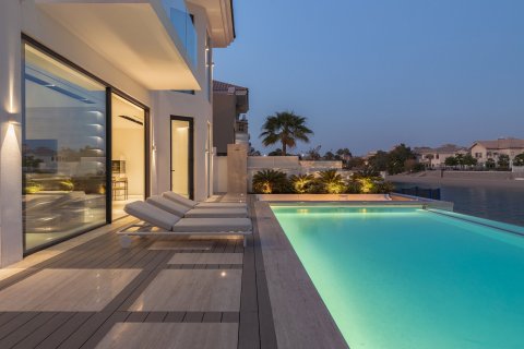 Villa de 5 chambres à Palm Jumeirah, UAE No. 207538 13
