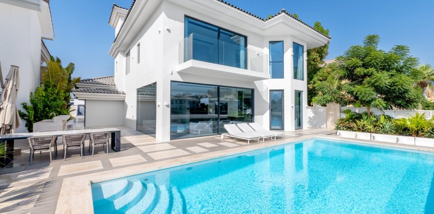 Villa de 5 chambres à Palm Jumeirah, UAE No. 207538