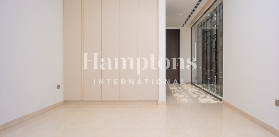 Villa de 5 dormitorios  No. 118471