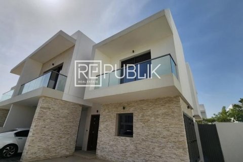 4 bedrooms Villa in ASPENS Yas Island, UAE No. 96733 2