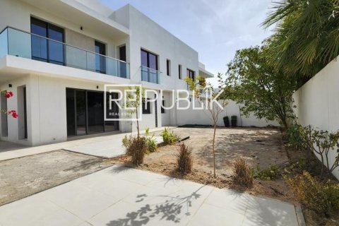 4 bedrooms Villa in ASPENS Yas Island, UAE No. 96733 13