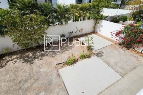 4 bedrooms Villa in ASPENS Yas Island, UAE No. 96733 3