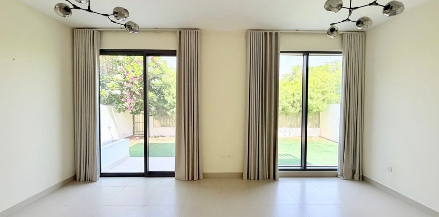 Villa de 4 dormitorios en Dubai Hills Estate, UAE No. 185225