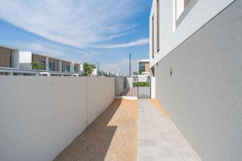 4 bedrooms Townhouse in Dubai, UAE No. 151073 12