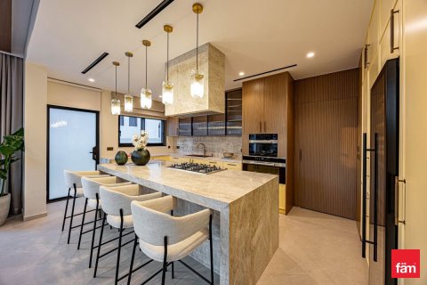 5 bedrooms Villa in Dubai, UAE No. 147697 8