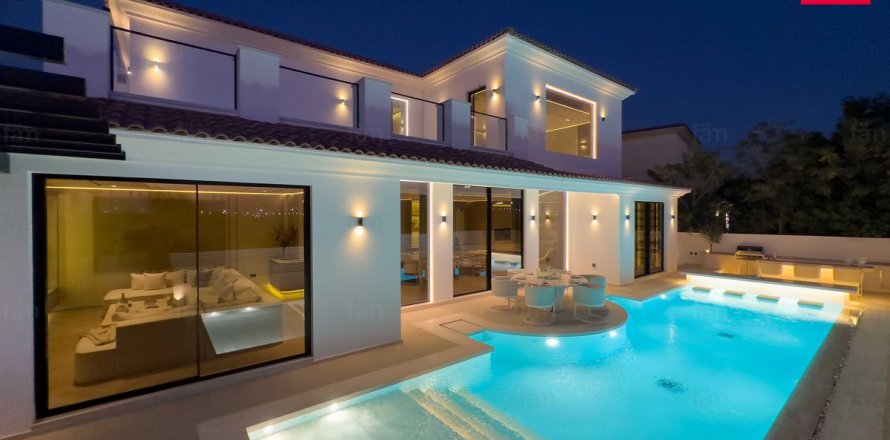 Villa de 5 dormitorios en Dubai, UAE No. 73524
