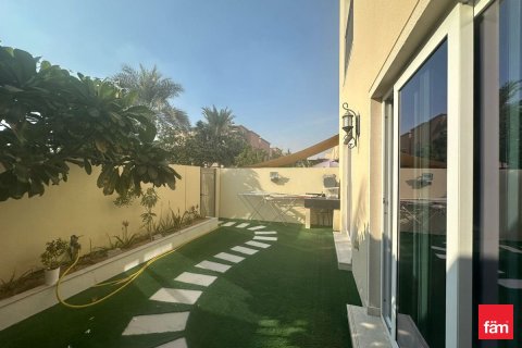 Villa de 4 dormitorios No. 127304 9