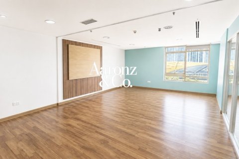 Офис 107м² в Джумейра Лейк Тауэрс, ОАЭ №187687 4