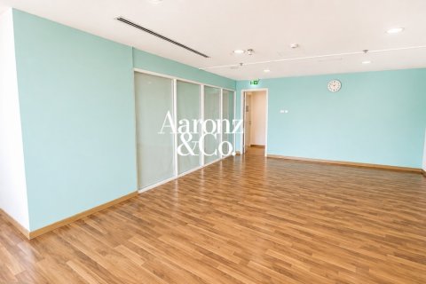 Офис 107м² в Джумейра Лейк Тауэрс, ОАЭ №187687 3