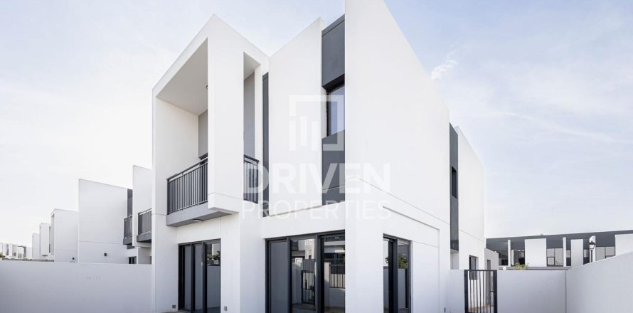 Townhouse de 4 dormitorios en Villanova, UAE No. 190573