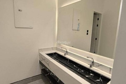 Квартира с 3 спальнями в Эр-Рияд, Саудовская Аравия №99506 3
