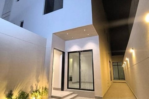 Квартира с 3 спальнями в Эр-Рияд, Саудовская Аравия №99506 1