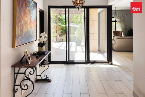 4 bedrooms Townhouse in Dubai, UAE No. 166284 4