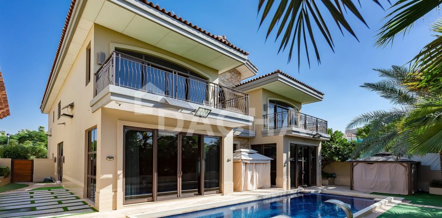 5 bedrooms Villa in Jumeirah Golf Estates, UAE No. 166680
