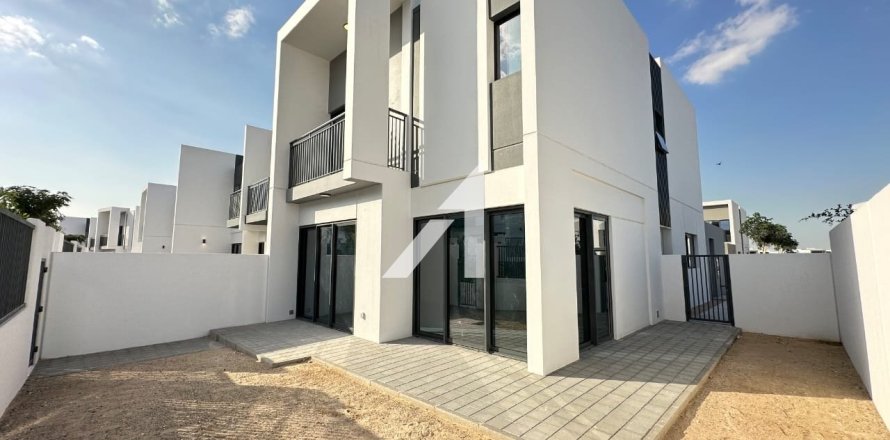 Вилла с 4 спальнями  №135059