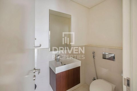Apartment de 2 dormitorios en BLVD Crescent, UAE No. 193148 4
