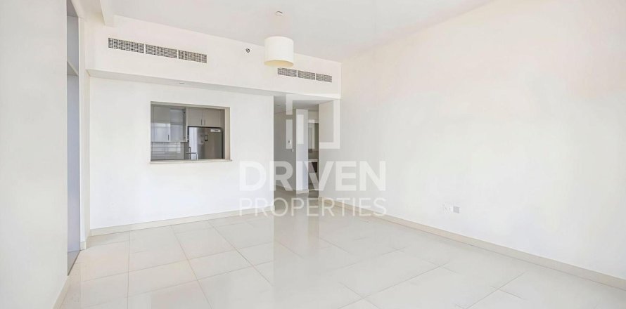 Apartment de 2 dormitorios en BLVD Crescent, UAE No. 193148