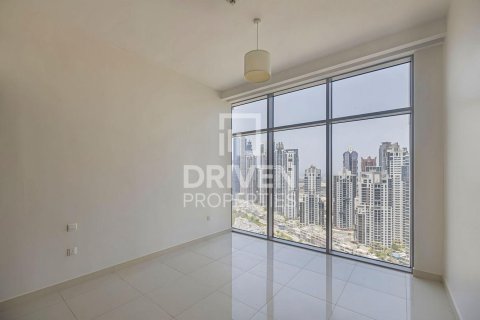 Apartment de 2 dormitorios en BLVD Crescent, UAE No. 193148 9