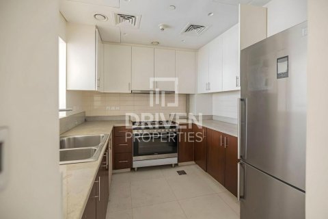 Apartment de 2 dormitorios en BLVD Crescent, UAE No. 193148 8