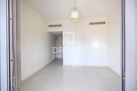 Apartment de 2 dormitorios en BLVD Crescent, UAE No. 193148 16