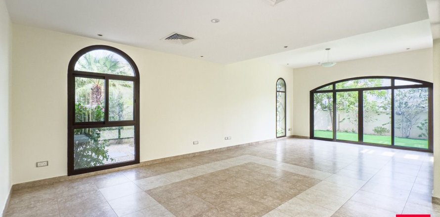 4 غرف نوم تاون هاوس  رقم 132079