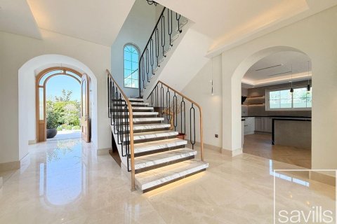 Вилла с 3 спальнями в Legacy, ОАЭ №136611 3