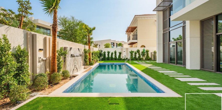 Вилла с 5 спальнями в District One, ОАЭ №136616