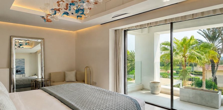 Villa de 7 chambres à Jumeirah Islands, UAE No. 205549