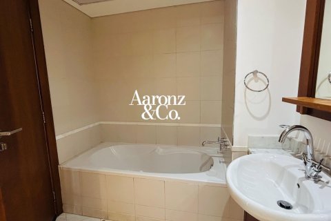 Apartment de 1 dormitorio en The Views, UAE No. 160126 18