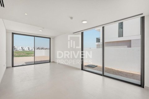4 bedrooms Villa in EMAAR South, UAE No. 192902 3