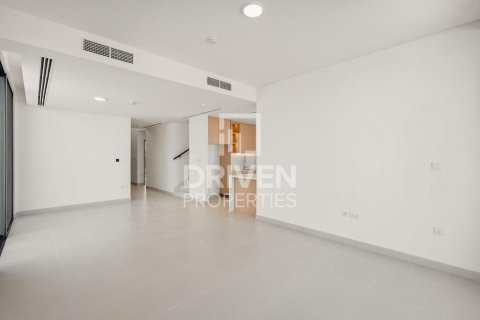 4 bedrooms Villa in EMAAR South, UAE No. 192902 10