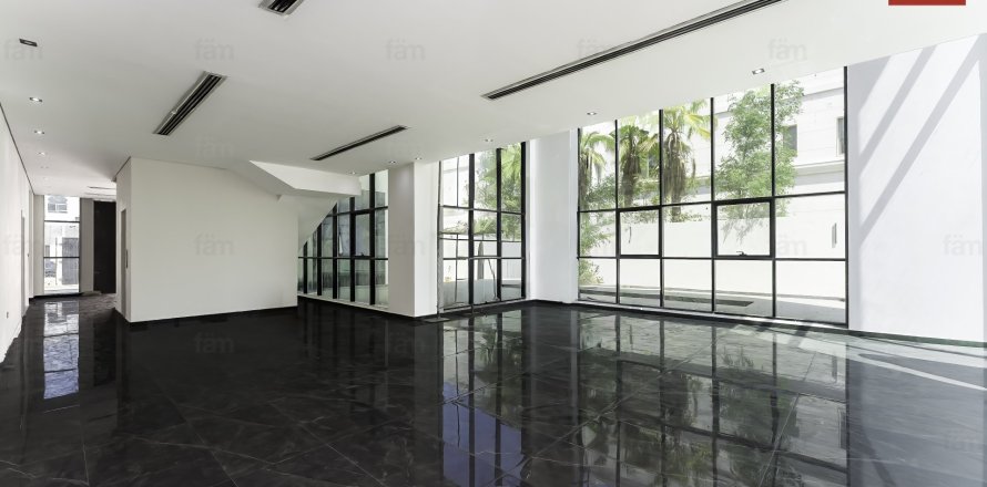 4 bedrooms Villa  No. 117608